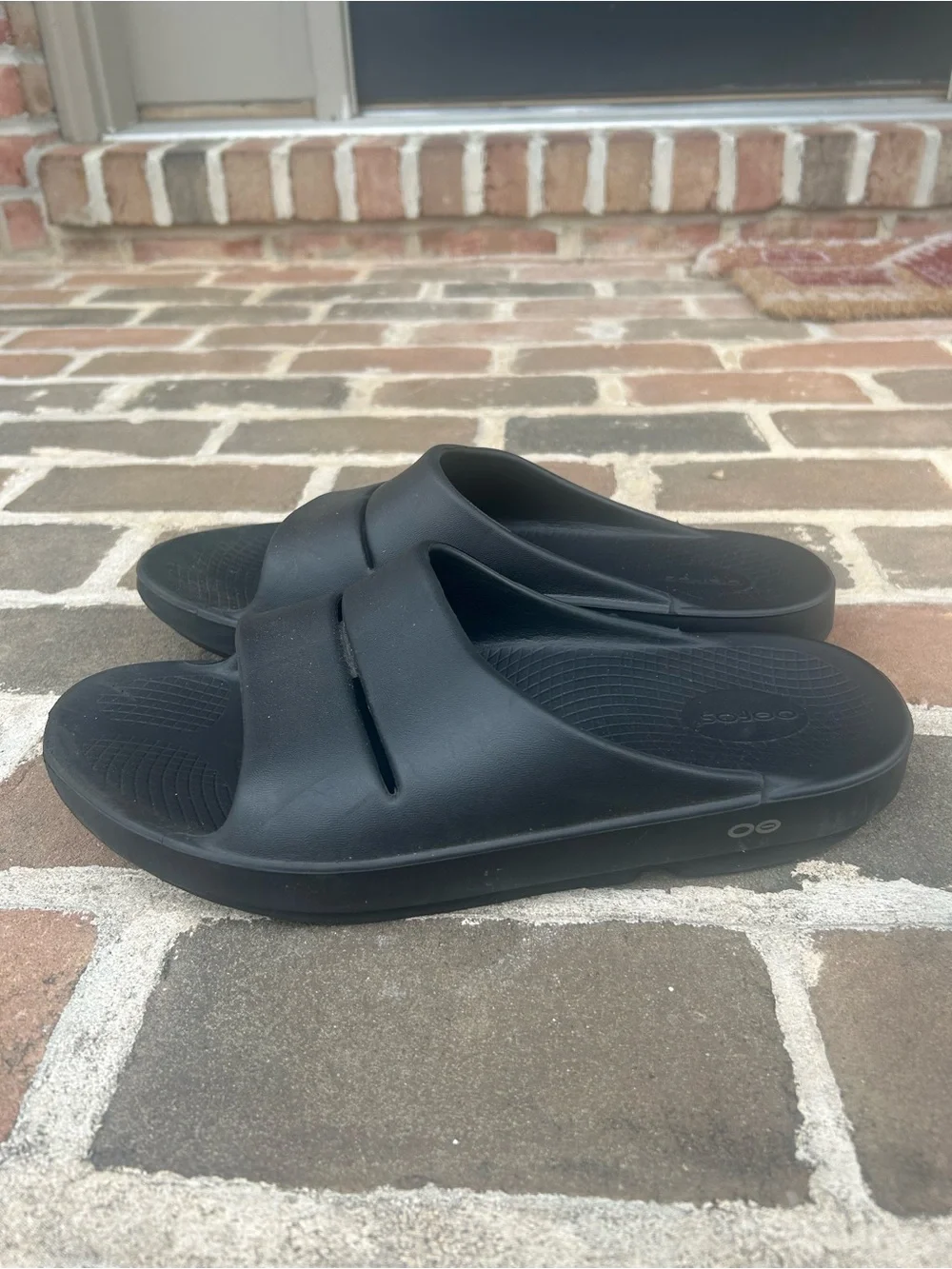 OOFOS Ooahh Black Recovery Slide Sandals 12